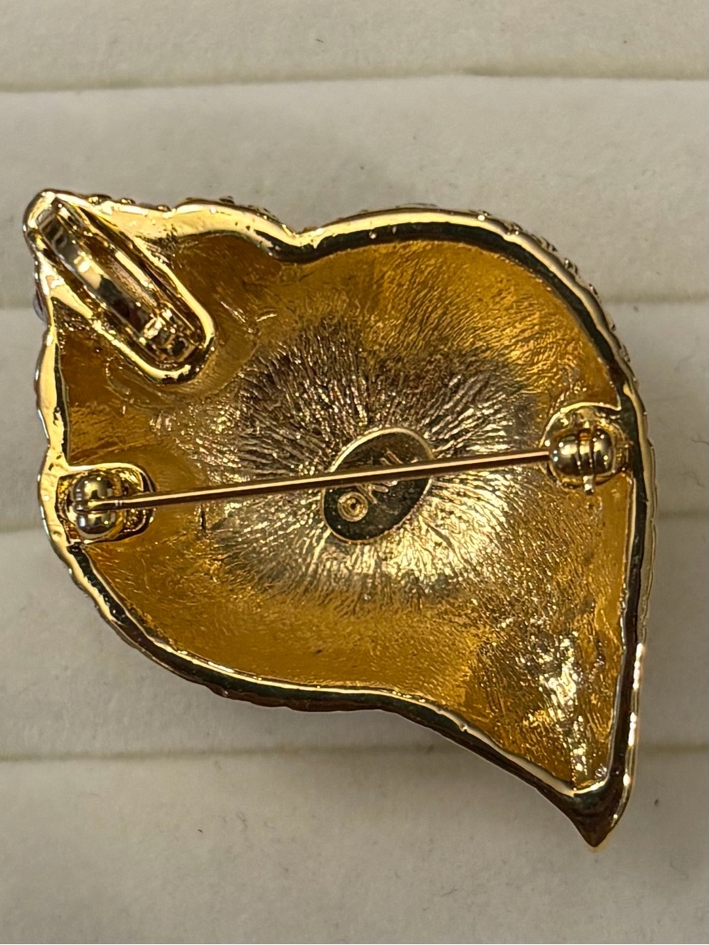 Vintage SIGNED KJL Kenneth Jay Lane Seashell Brooch Pendant Gold Tone Shell Pin - Picture 3 of 8